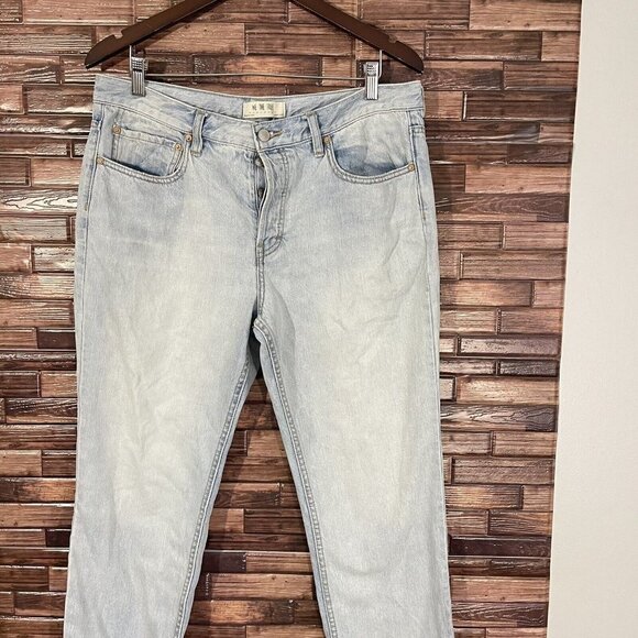 We The Free People Light Wash Raw Hem Straight Leg Ankle Jeans Sz 30 Button fly - Picture 2 of 7